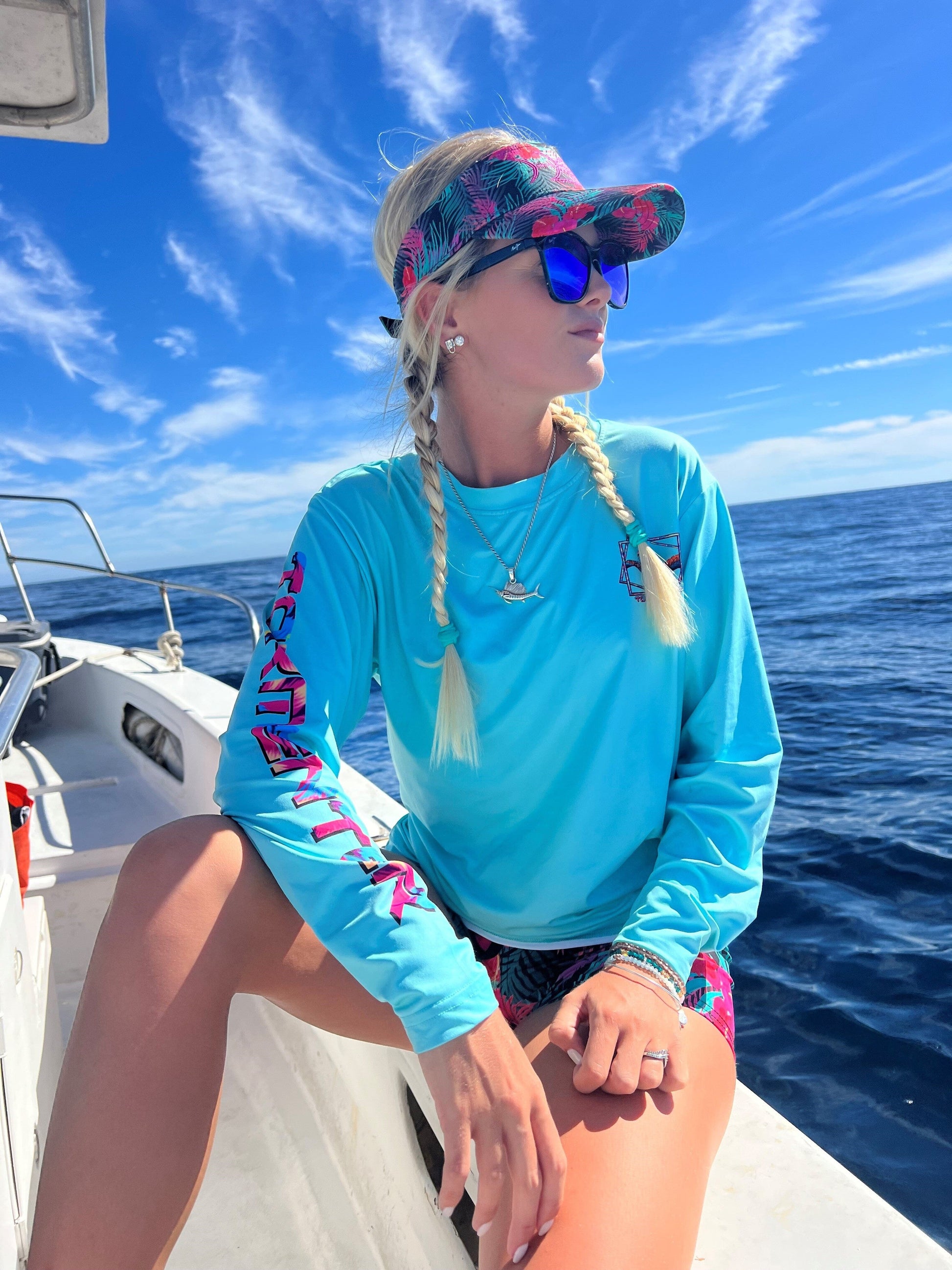 Women's Performance Shirt- Turtle Tormenter Ocean 